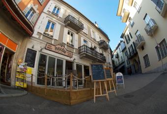 Pardo Bar has Balcony rooms