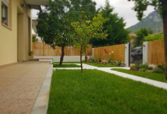 Apartamenty rodzinne Kamena Vourla has Balcony rooms