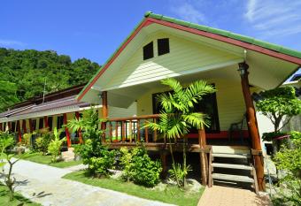 Chongkhao Resort- SHA Certified has Balcony rooms