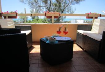 Alma   nica has Balcony rooms