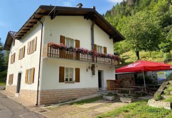 Casa Ortis has Balcony rooms