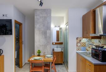 Old Town Boutique Apart Studio s - Rethymno allows 18 year olds to book a room