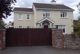 Tess s Guest House R95K6N1 This Property is unsuitable for children under 12 years old allows 18 year olds to book a room