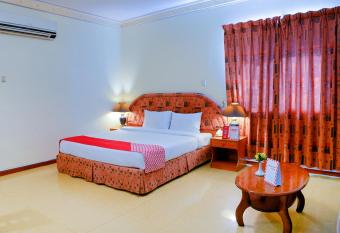 Hotel Golden Oasis allows 18 year olds to book a room