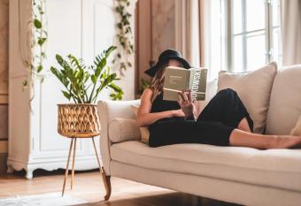 Room42 - Suites & Apartments allows 18 year olds to book a room