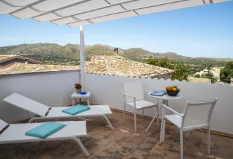 Can Serol 2   has Balcony rooms