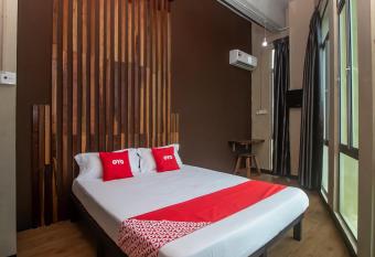 OYO 90094 Hi Inn 3 allows 18 year olds to book a room