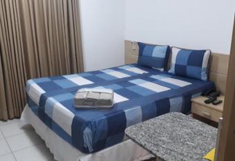FLAT BAIRRITZ SETOR HOTELEIRO NORTE. QUARTO 105 has Balcony rooms