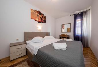 Apartman 3 has Balcony rooms