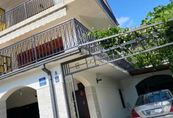 Apartmani Jelena has Balcony rooms