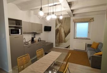 Appartamenti il borgo girasole has Balcony rooms