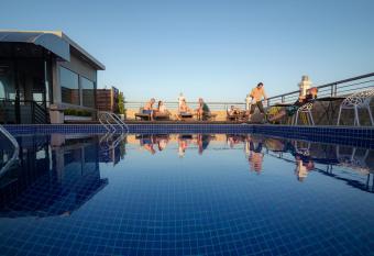 Pooltop Phnom Penh has Balcony rooms