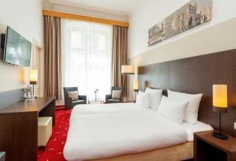 Leonardo Hotel Berlin KU DAMM allows 18 year olds to book a room