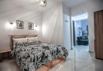 Terra di Meteora Suites #3 has Balcony rooms