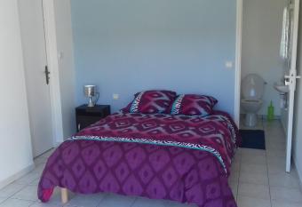 chambre chez l habitant has Balcony rooms