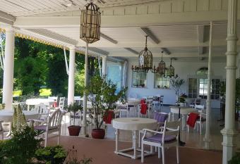 Golfhotel Kaiserin Elisabeth has Balcony rooms