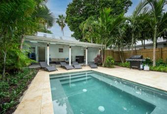 Coconut Palm has Balcony rooms