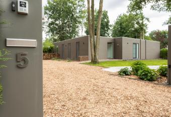 Bed & Breakfast Nummer5 allows 18 year olds to book a room