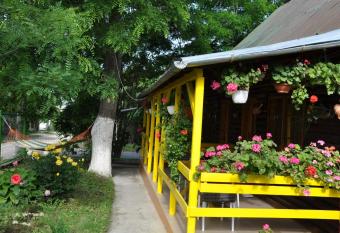 Pensiunea Rustic has Balcony rooms