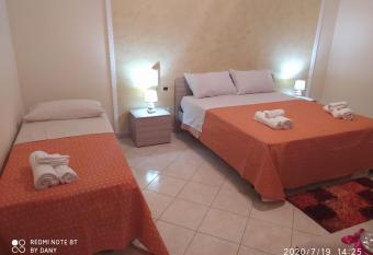 Casa vacanza Danilo has Balcony rooms