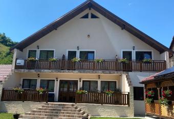 CASA ALEXANDRA has Balcony rooms