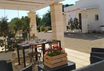 Dimora Monsignore has Balcony rooms