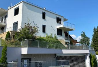 Felseck Zimmer has Balcony rooms