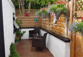 The little garden hoose has Balcony rooms