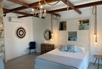 Oliva has Balcony rooms