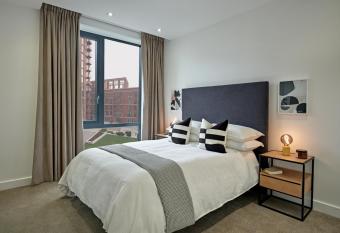 Manchester Media City by Charles Hope has Balcony rooms