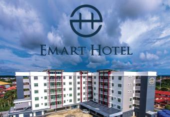 Emart Hotel (Riam) has Balcony rooms