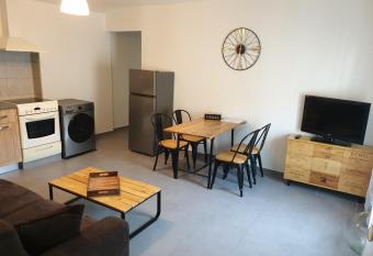 Atelier n  4 allows 18 year olds to book a room