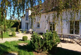 Chambre d Elisabeth    la Ferme has Balcony rooms
