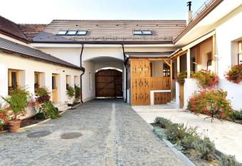Casa Piedra has Balcony rooms