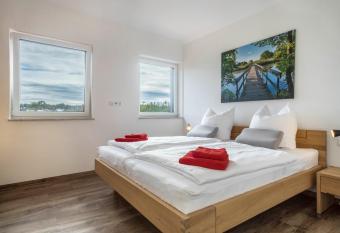 Ferienwohnung 4 am Biohof Eriskirch has Balcony rooms