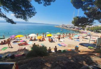 Next to the beach new modern apartment has Balcony rooms