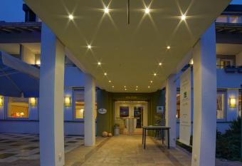 Hotel zur Fl  h allows 18 year olds to book a room