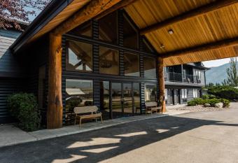 Wonderstone at Glacier allows 18 year olds to book a room