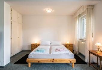 Ferienwohnung Ruth allows 18 year olds to book a room