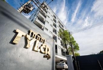 Tyler Kathu has Balcony rooms