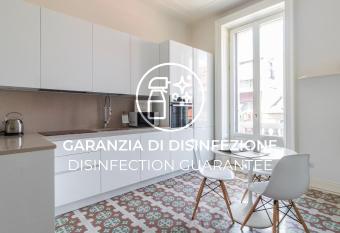 Italianway - Garigliano 7 has Balcony rooms