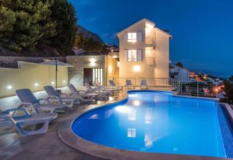 ELSA apartments has Balcony rooms