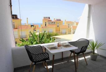 Playa y Naturaleza Estepona allows 18 year olds to book a room