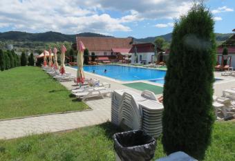 Pensiunea Cetina has Balcony rooms