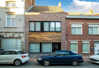 Lovely Holiday Home in Roesbrugge with Sauna and bubble bath has rooms with a private hot tub