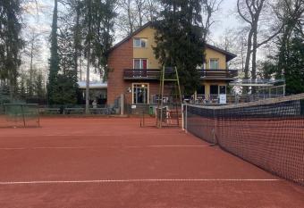 Hotel Hou  tka has Balcony rooms