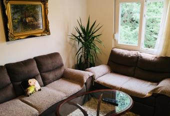 Apartment 2min from the centre allows 18 year olds to book a room