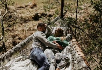 Palapin   medyje allows 18 year olds to book a room