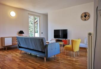 RESIDENCE BMB allows 18 year olds to book a room