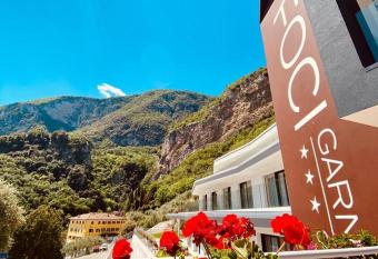 GARNI  FOCI has Balcony rooms